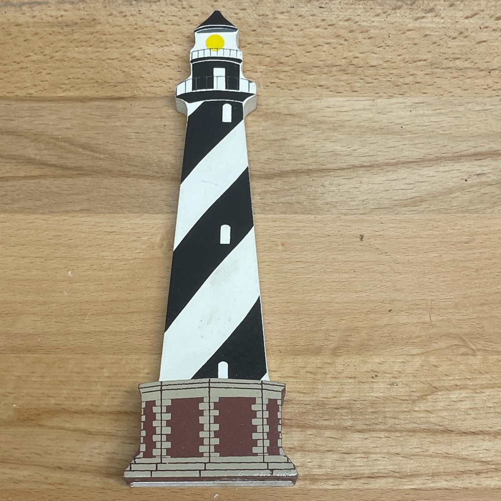 Sheila’s Cape Hatteras Lighthouse, North Carolina. 1991 Wood Collectable.